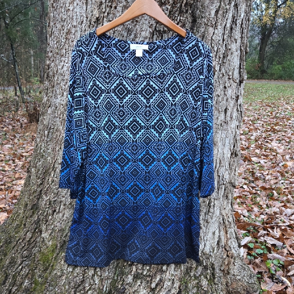 CJ BANKS Blue and Black Geometric Long Sleeve Top. Size 2X. Like New Condition